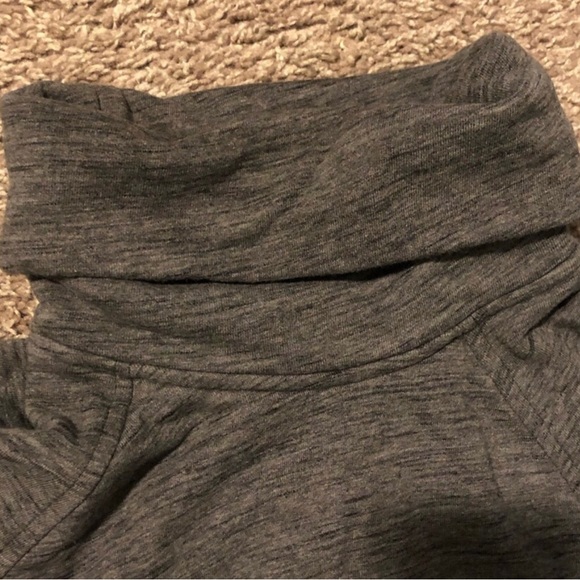 Lululemon To You Tunic in Heather Gray Sz 6 - Picture 4 of 7